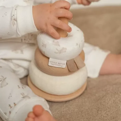 Bestel Nu De Little Dutch Tuimelstapelaar Baby Bunny Voor Eindeloos Speelplezier!