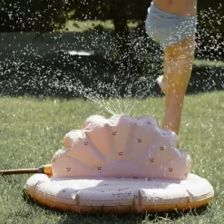 Konges Slojd Cherry Blush Shell Sprinkler | Opblaasbare Waterpret
