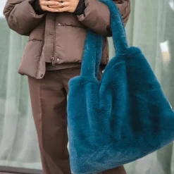 Studio Noos Mom Bag Petrol Blue Faux Fur